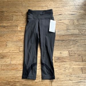 Lululemon throwback inspire HR crop 21". Size 2. Never Worn before.New with tags